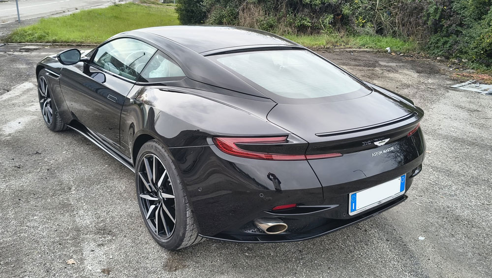 Aston-Martin14